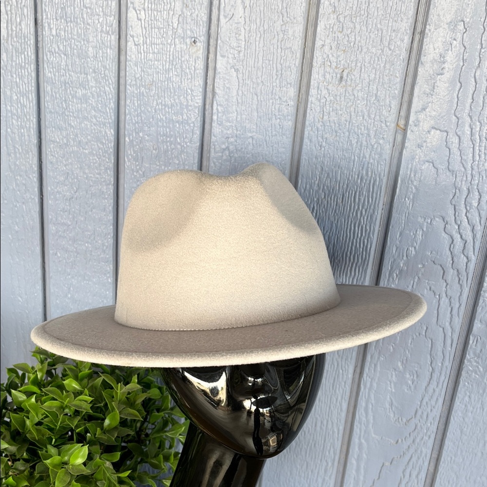 Universal Thread Goods
CO. Fedora Hat Gray L/XL